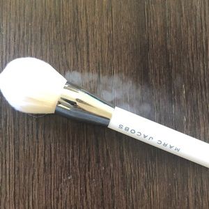 Marc Jacobs brush new